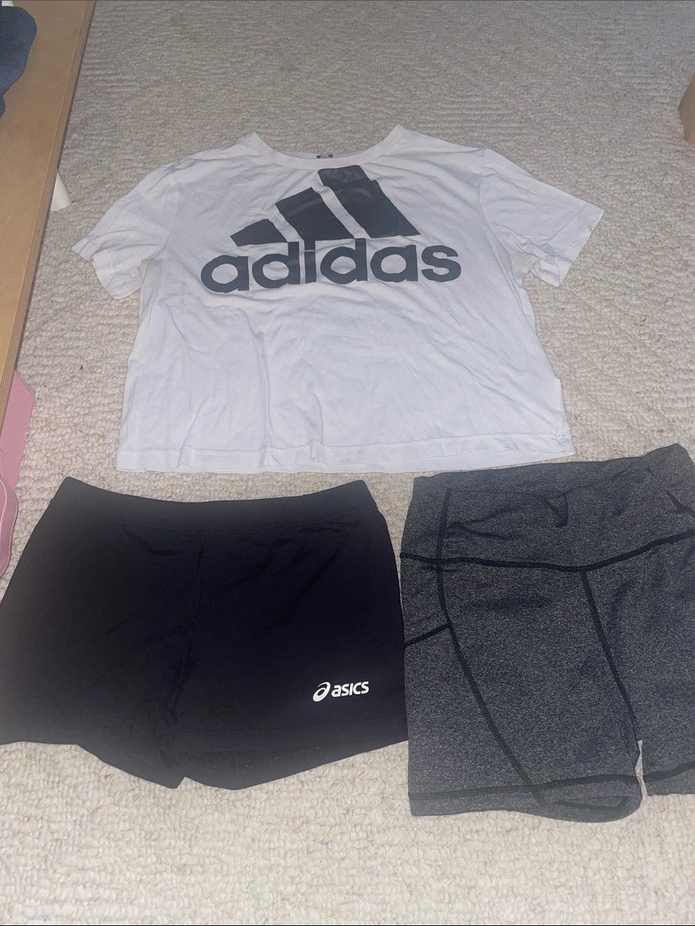 ADIDAS SUPER SOFT CROP T WITH 2 pair shorts ( one pair has side pockets) M/L